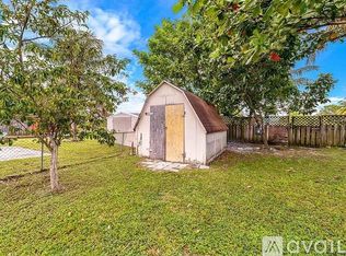 6181 SW 1st St, Margate, FL 33068