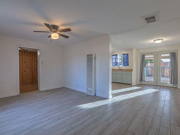 5th image of 3309 Valencia Dr NE