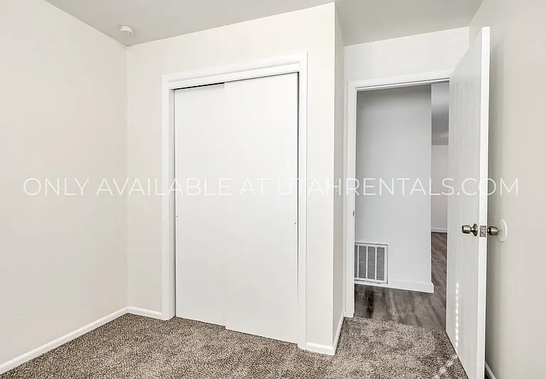 255 E Center St #10 — Photo 7