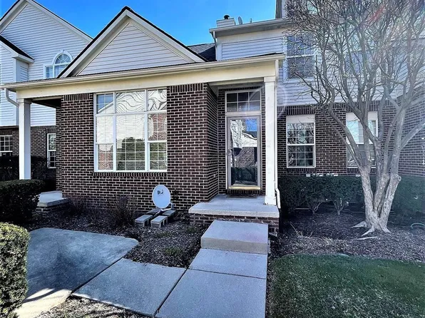 4103 Cameron Cir, Walled Lake, MI 48390