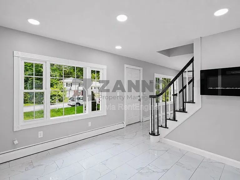 40 Olney Ave — Photo 8