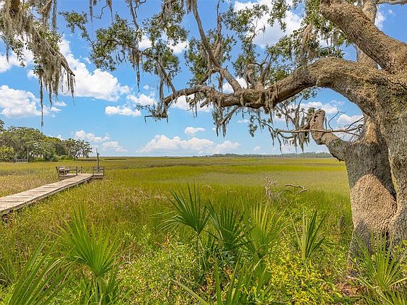 4th image of 526 Old Mission Rd