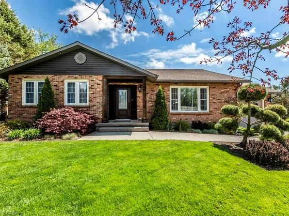 1191 Sunset Dr, Pelham, ON L0S 1C0