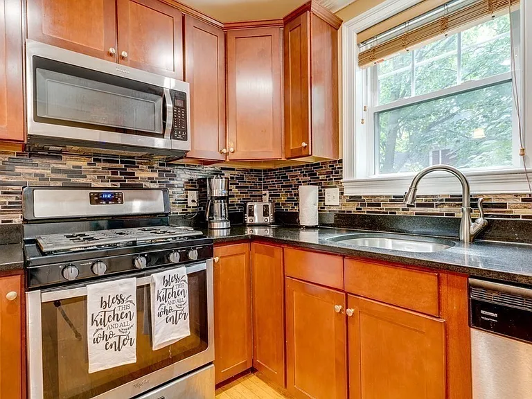 6 Forest St #2 — Photo 3