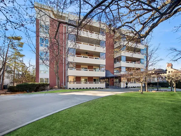 4004 Grand Ave APT 103, Des Moines, IA 50312