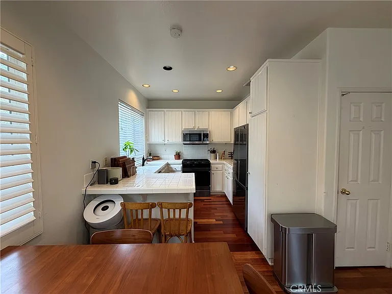 65 Danbury Ln — Photo 17