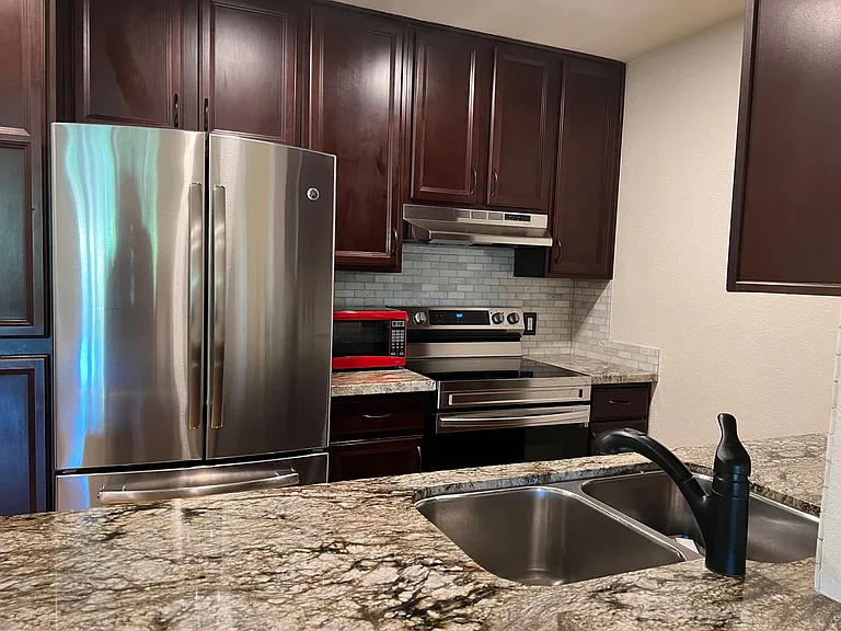 140 Uwapo Rd #16-203 — Photo 7