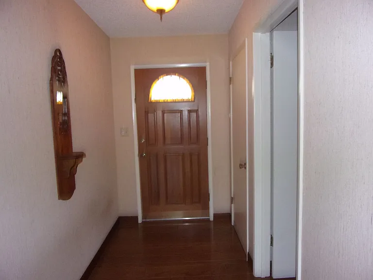 718 Linwood St — Photo 4