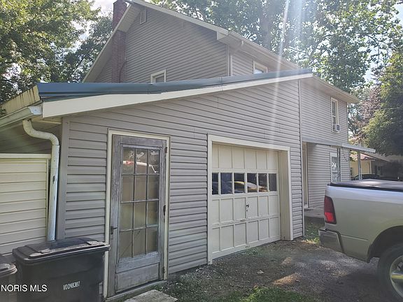 4th image of 203 E Crawford St