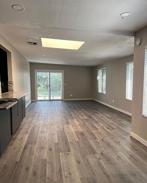 1st image of 1240 N Mosswood Dr