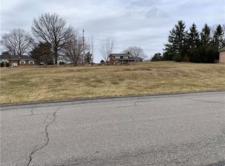 204 Keystone Xing, Clinton, PA 15026