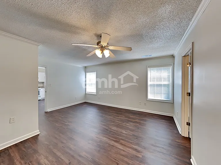208 Mackenzie Ct — Photo 9