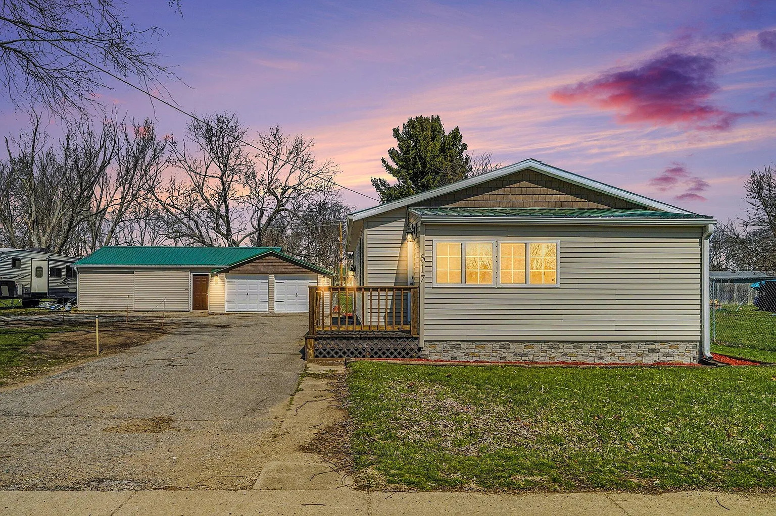 617 E Eliza St photo 1