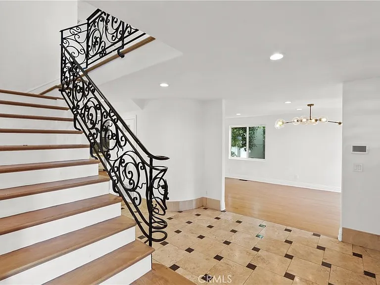 7908 W 81st St — Photo 24