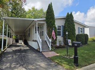 800 Oakbrook Dr, Crystal Lake, IL 60014