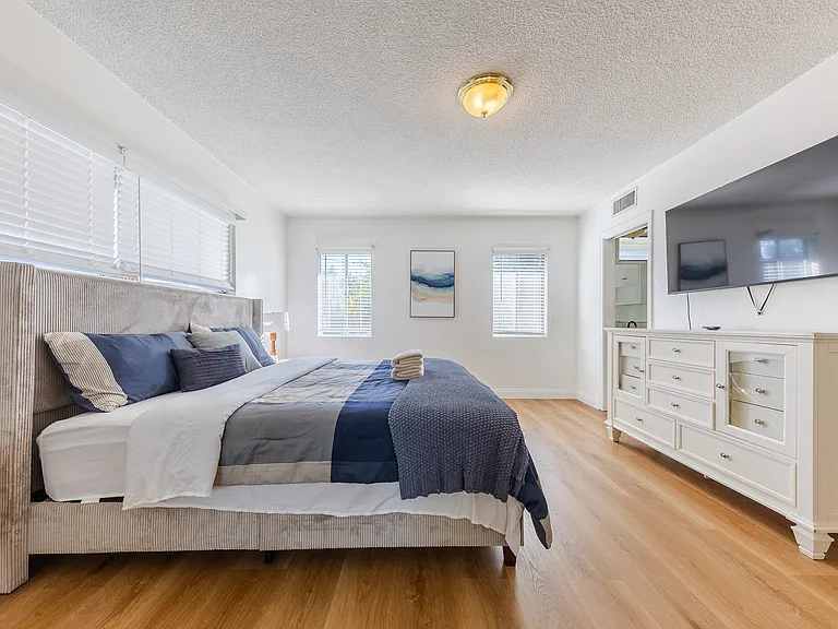 518 E La Sierra Dr — Photo 34