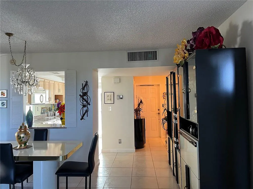 Tiara East Condominium — Photo 2
