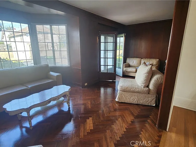 2215 W 21st St — Photo 5