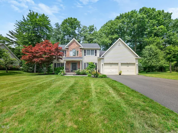 26 Hedgerose Lane, Delmar, NY 12054