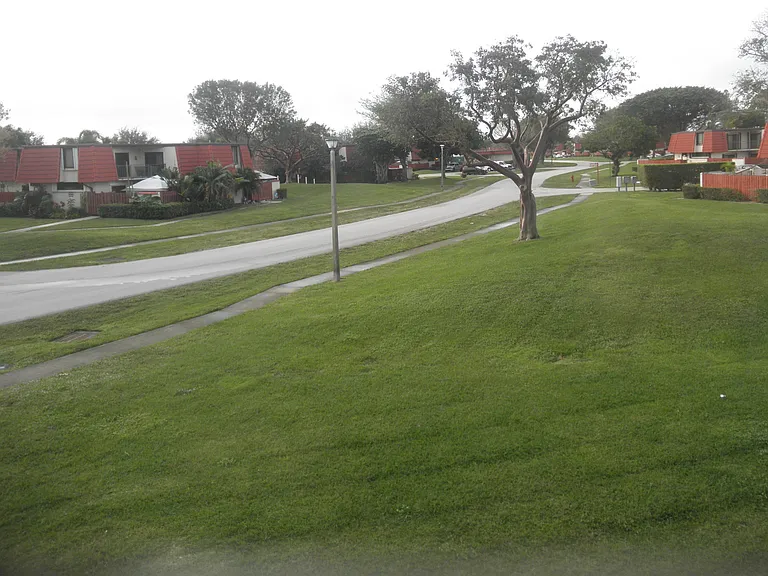 3896 Victoria Dr — Photo 12