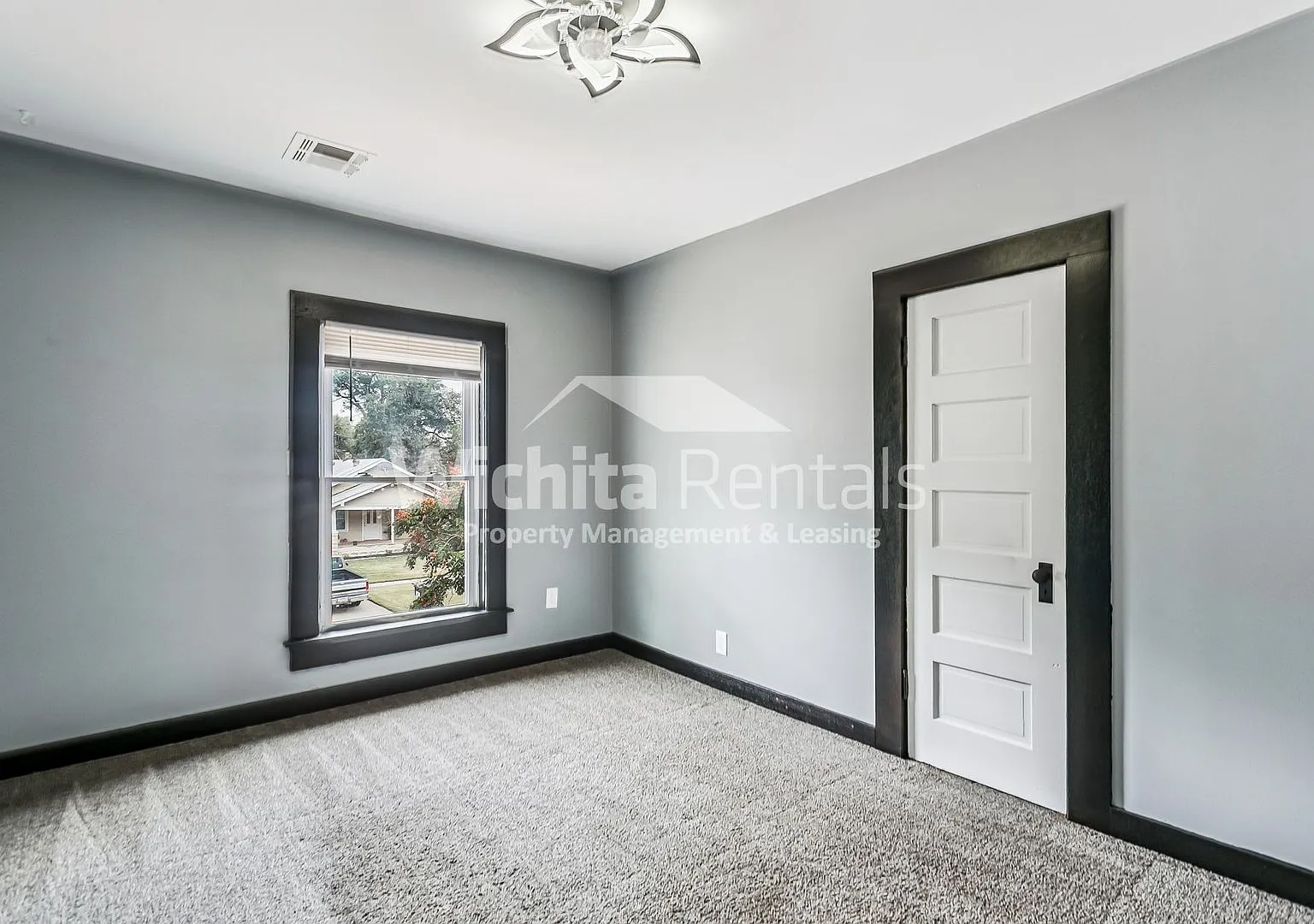 1132 W. Munnell — Photo 3