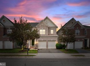 8324 Middle Ruddings Dr, Lorton, VA 22079