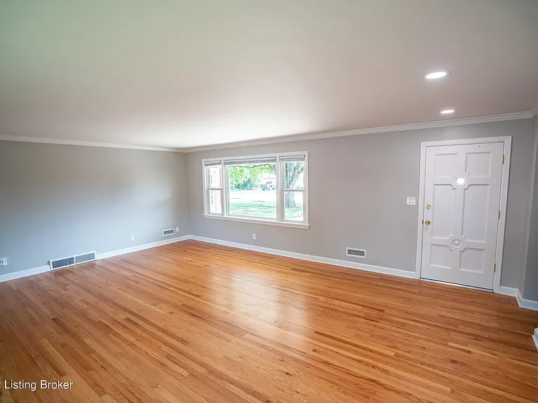 9008 Haviland Ave — Photo 27