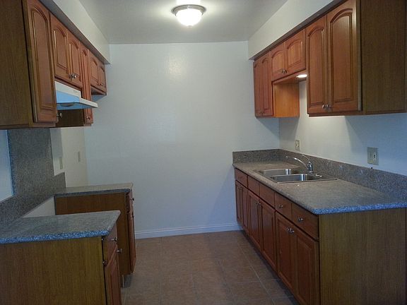 3rd image of 862 N Euclid Ave APT 3