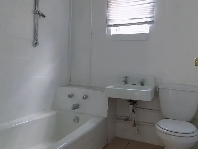 318 Pearl St — Photo 8