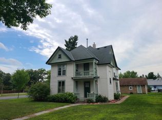 6447 Elm St, North Branch, MN 55056