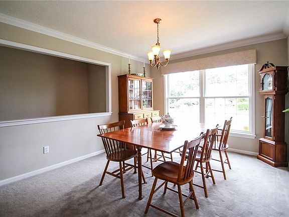 4th image of 16 Jewelberry Dr