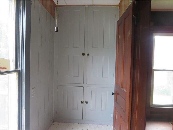 3rd image of 202 E Green St