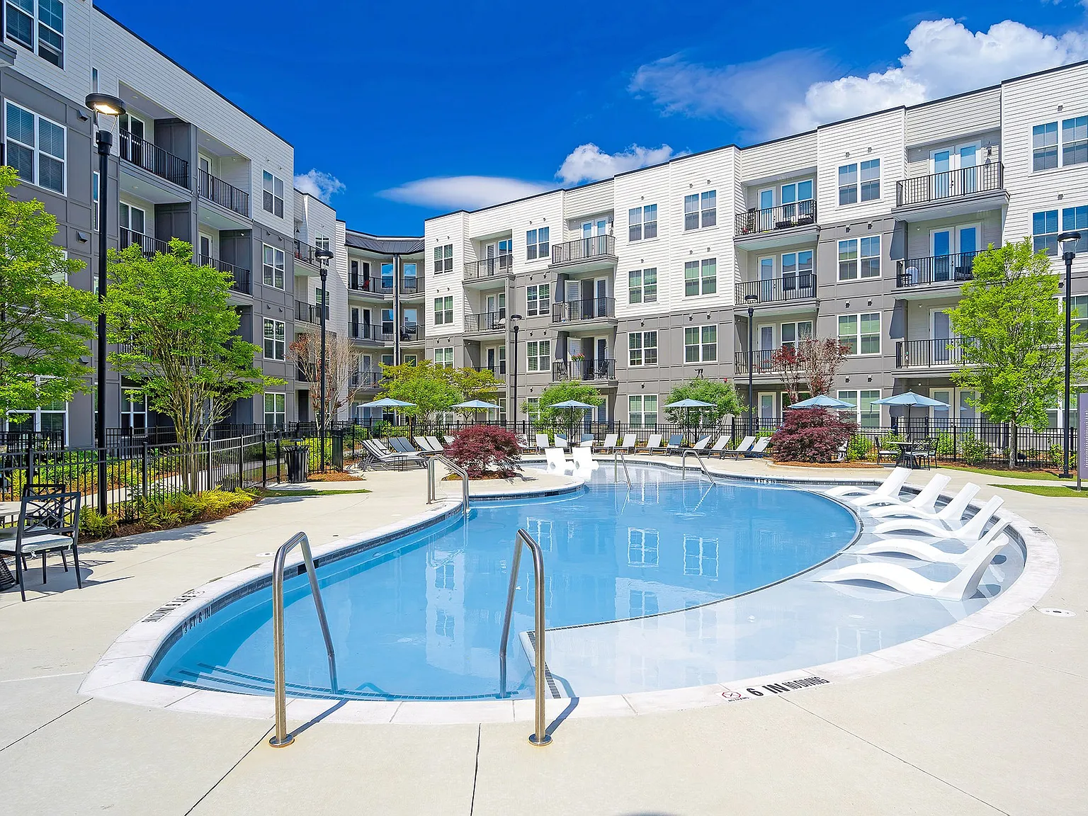 The Tomlin Luxury Apartments — Photo 1