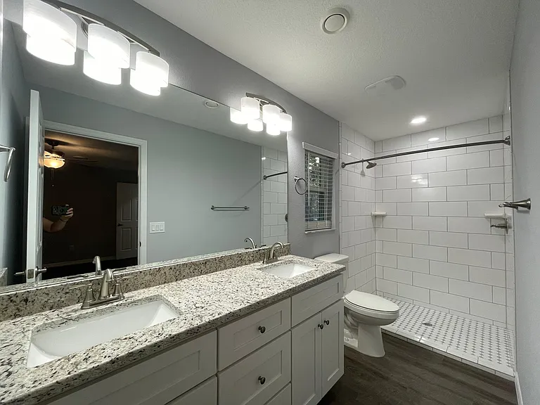 Master double vanity & walk in shower