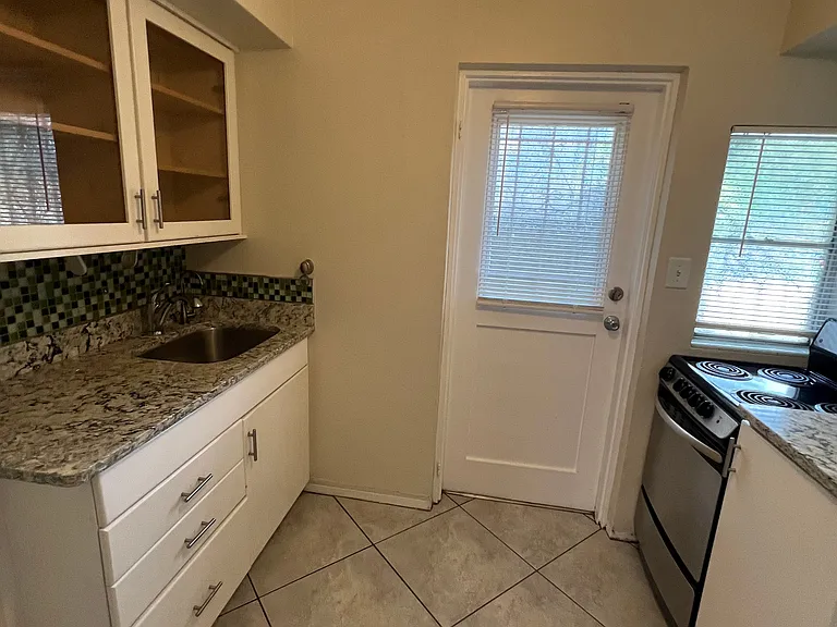 701 Bay St NE #2 — Photo 6