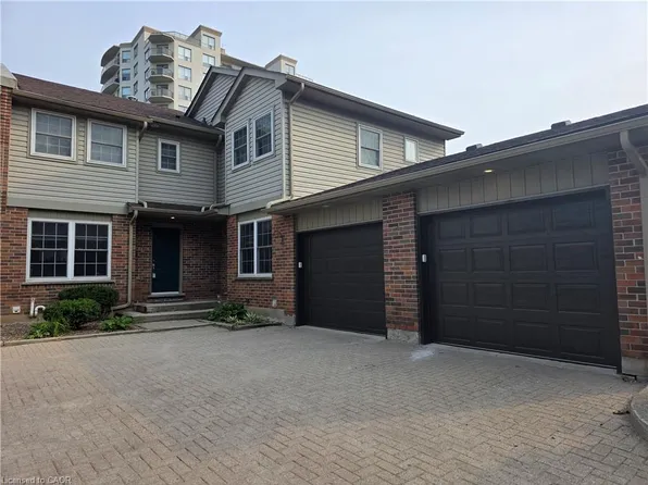 250 Keats Way #6, Waterloo, ON N2L 6J5