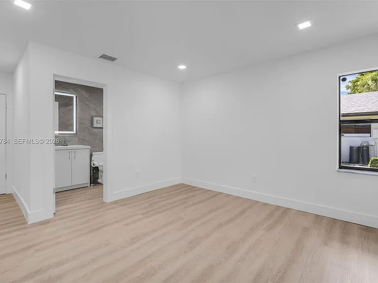 16778 Willow Creek Dr — Photo 17