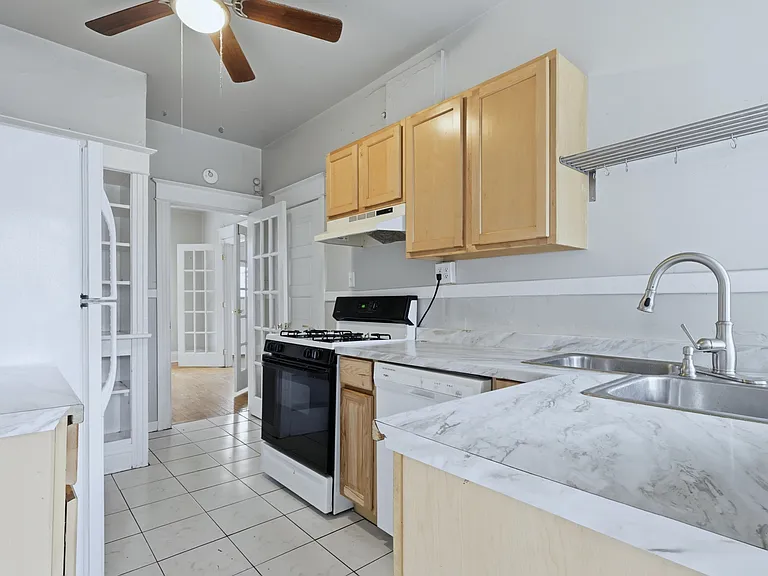 1121 E 6th Ave #1 — Photo 18