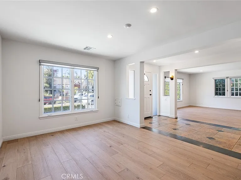 248 N Rexford Dr — Photo 3