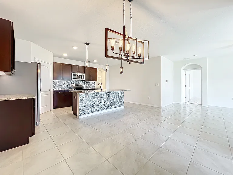 106 Saint Thomas Dr — Photo 6