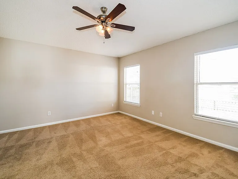 7533 International Village Dr — Photo 8