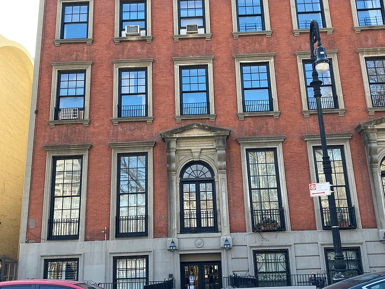240 E 15th St #7 — Photo 10