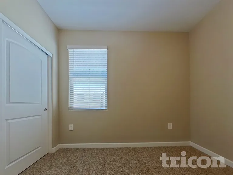 30033 W Cheery Lynn Rd — Photo 10