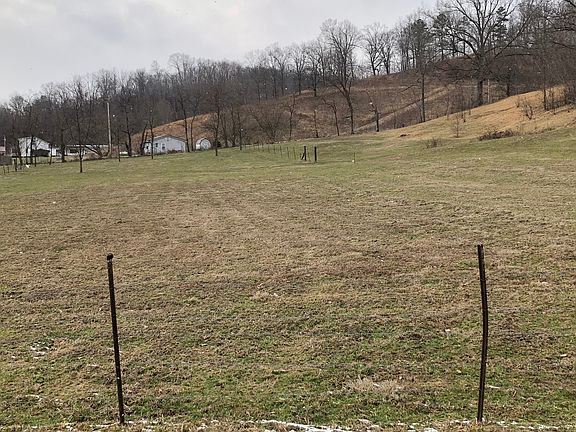 4th image of 126 Teddy Ln