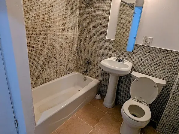 112A Nassau Ave #3, Brooklyn, NY 11222