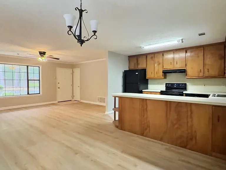 125 Kingswood Dr — Photo 8