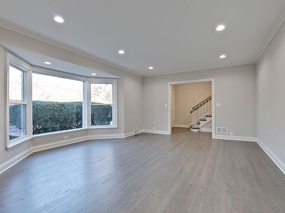 5th image of 334 Roger Williams Ave