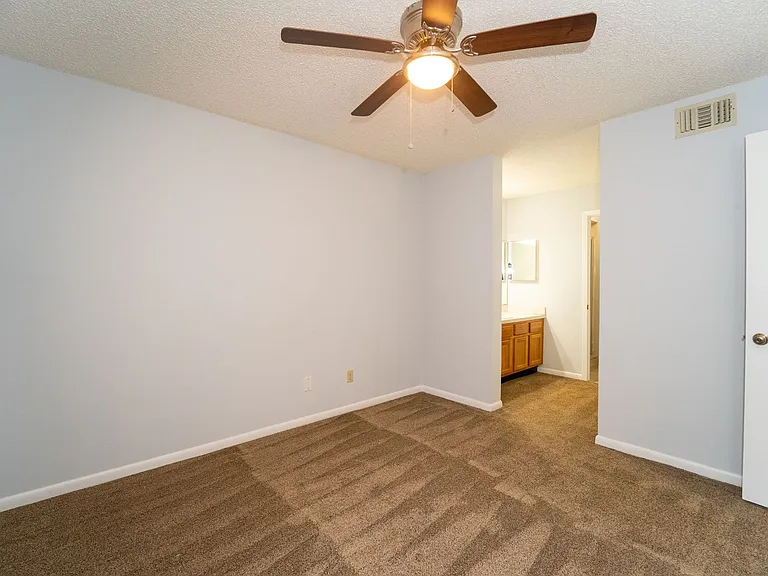 23 Catalonia Ct — Photo 10