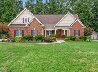 624 Carraway Dr, Graham, NC 27253