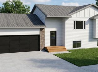 906 Petros Dr, Rapid City, SD 57701